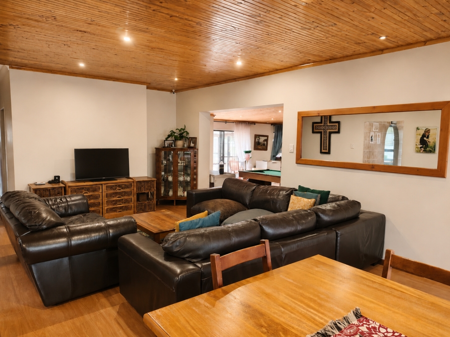 4 Bedroom Property for Sale in Lamberts Bay Western Cape